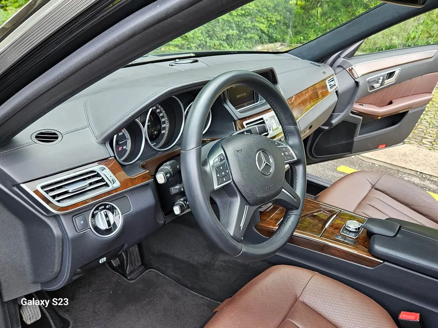Mercedes-Benz E-Class 2014 — Фото 9/19