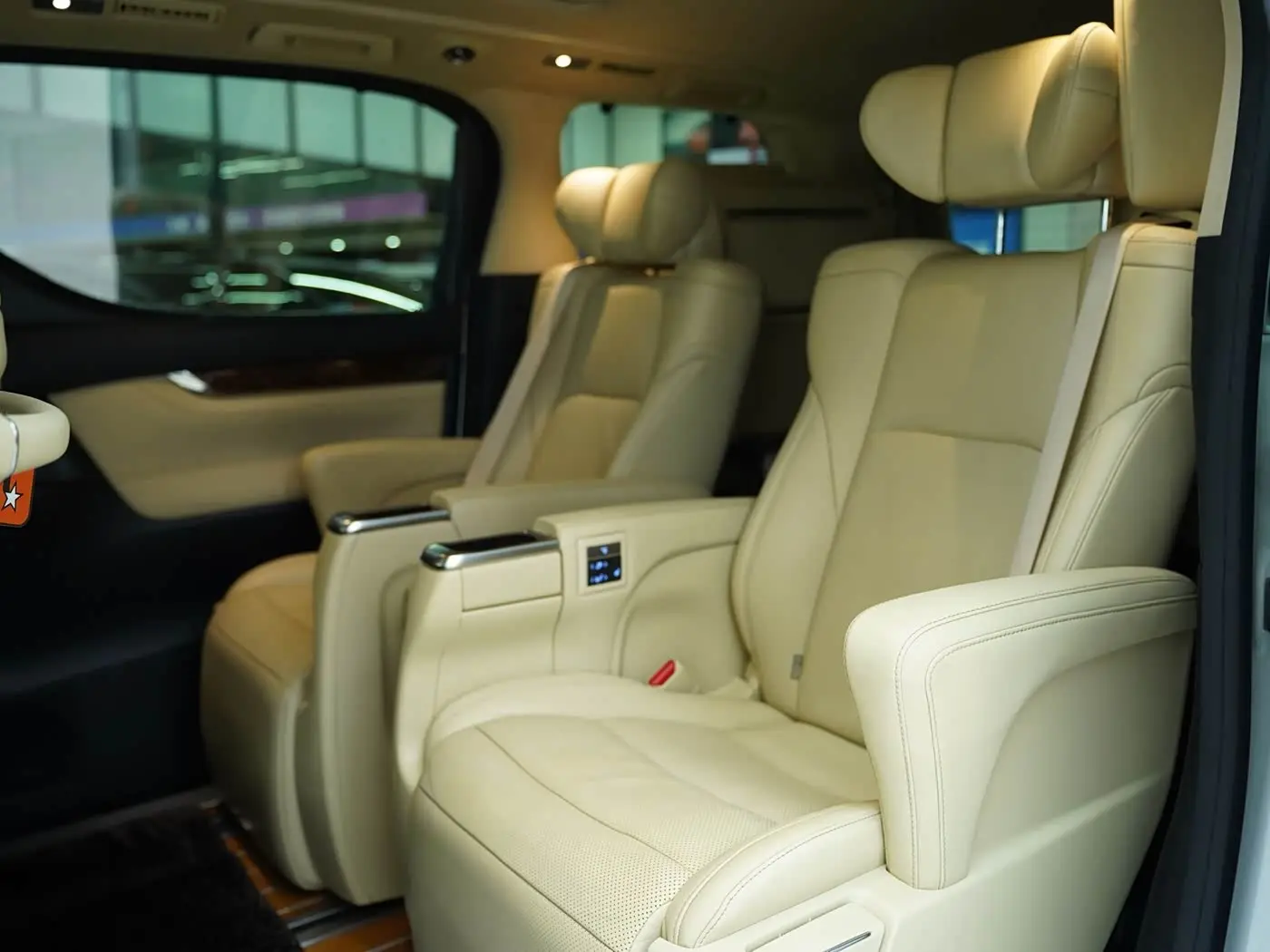 Toyota Alphard 2020 — Photo 14/20