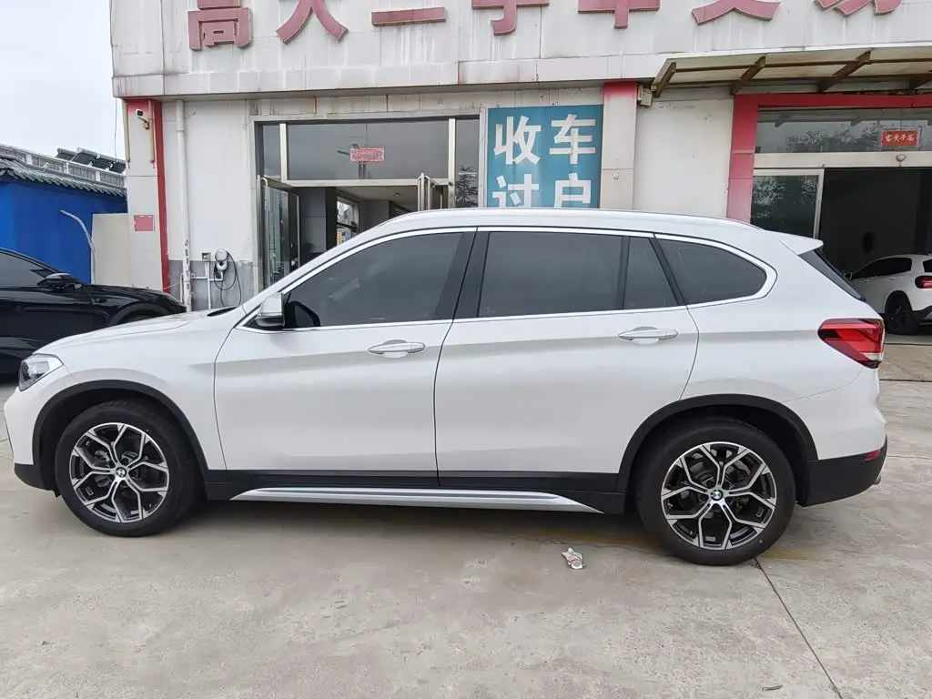 BMW X1 2021 — Фото 6/15