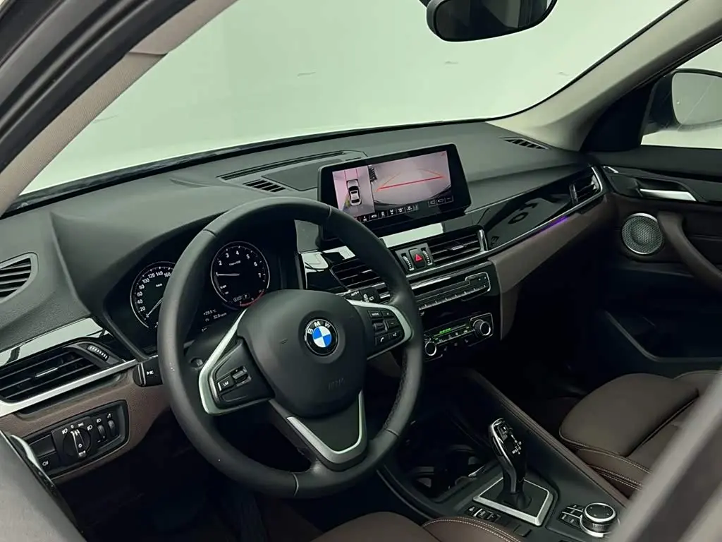 BMW X1 2022 — Фото 12/20