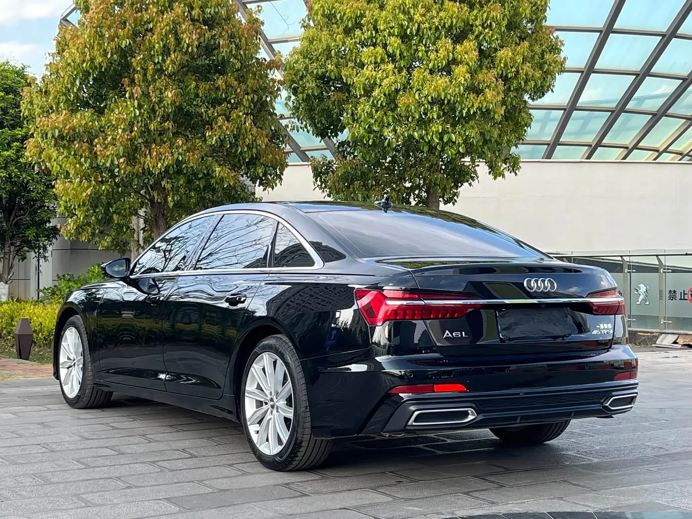 Audi A6L 2021 — Photo 9/20