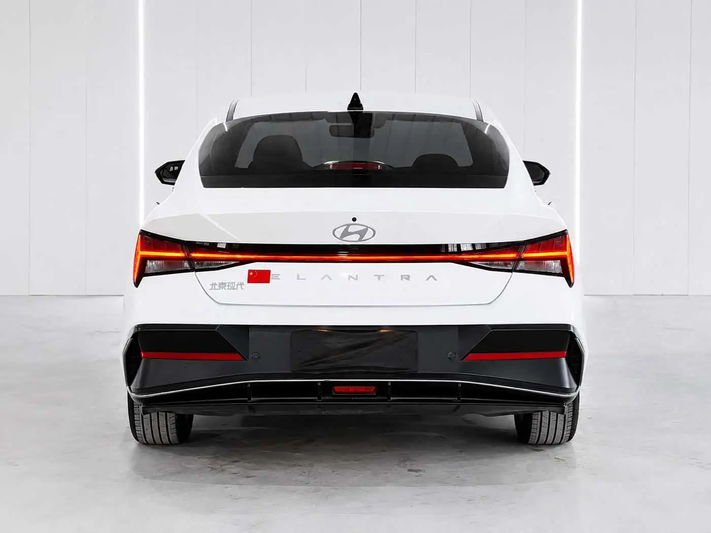 Hyundai Elantra 2023 — Photo 5/20