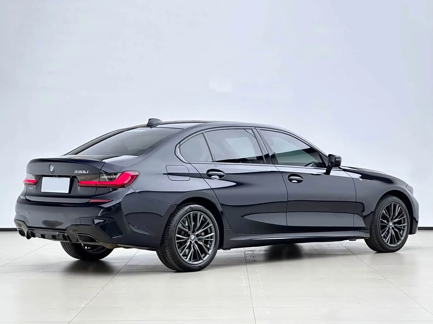 BMW 3 Series 2021 — Photo 2/13