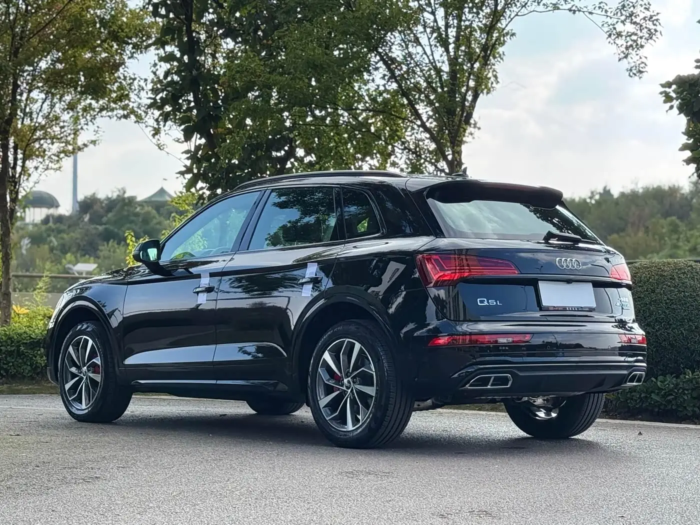 Audi Q5L 2024 — Фото 7/20