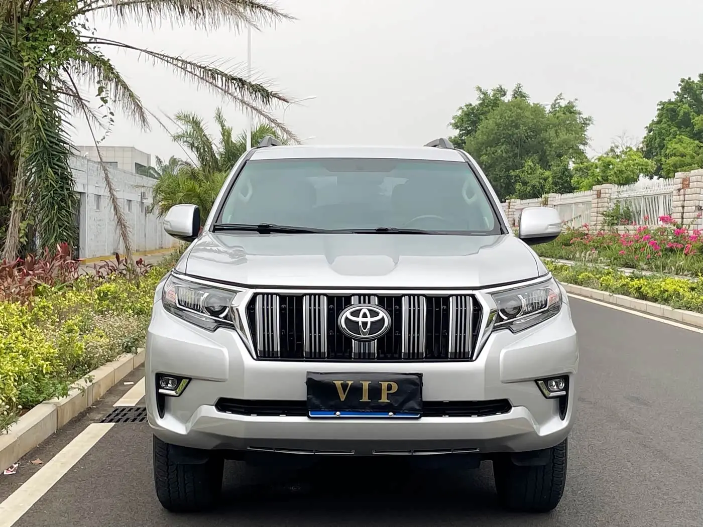 Toyota Prado 2010 — Photo 3/20
