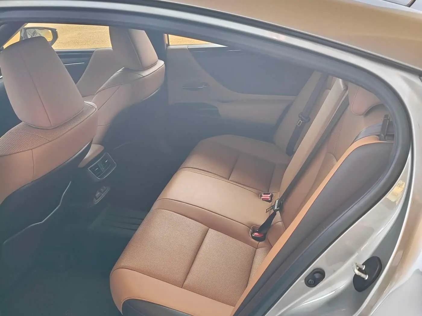 Lexus ES 2019 — Photo 6/8