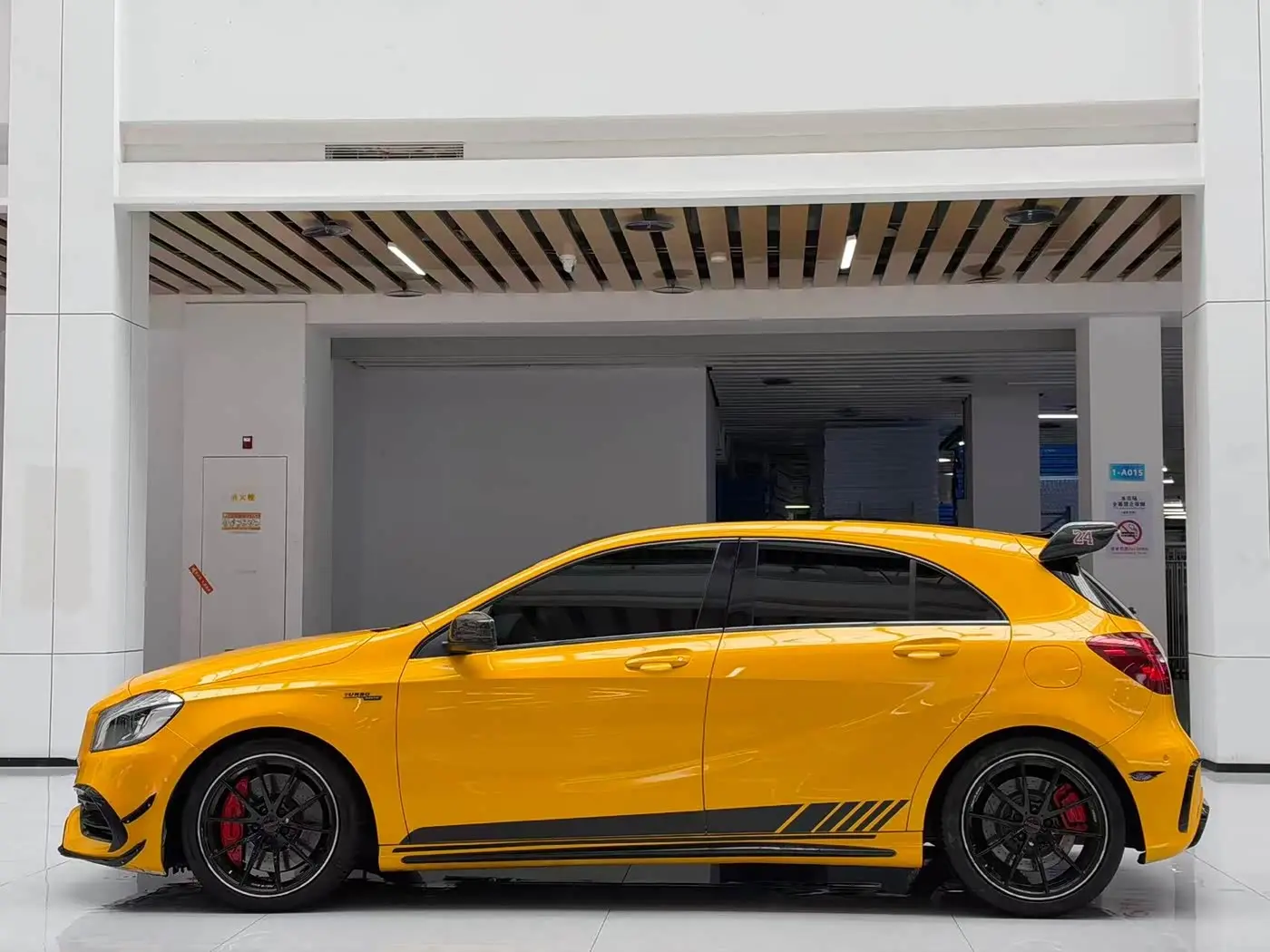 Mercedes-Benz A-Class AMG 2017 — Фото 8/20