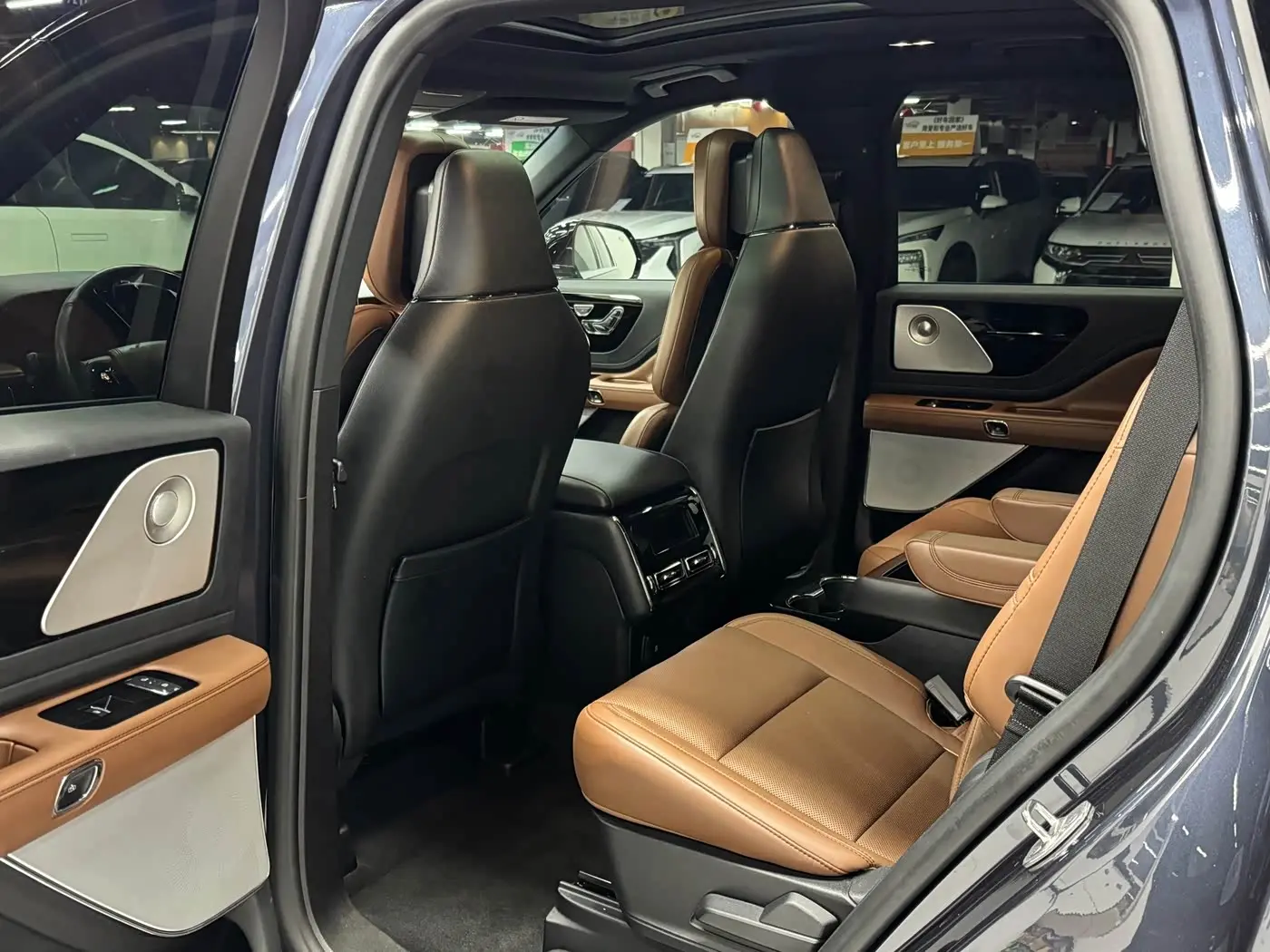 Lincoln Aviator 2022 — Фото 11/17