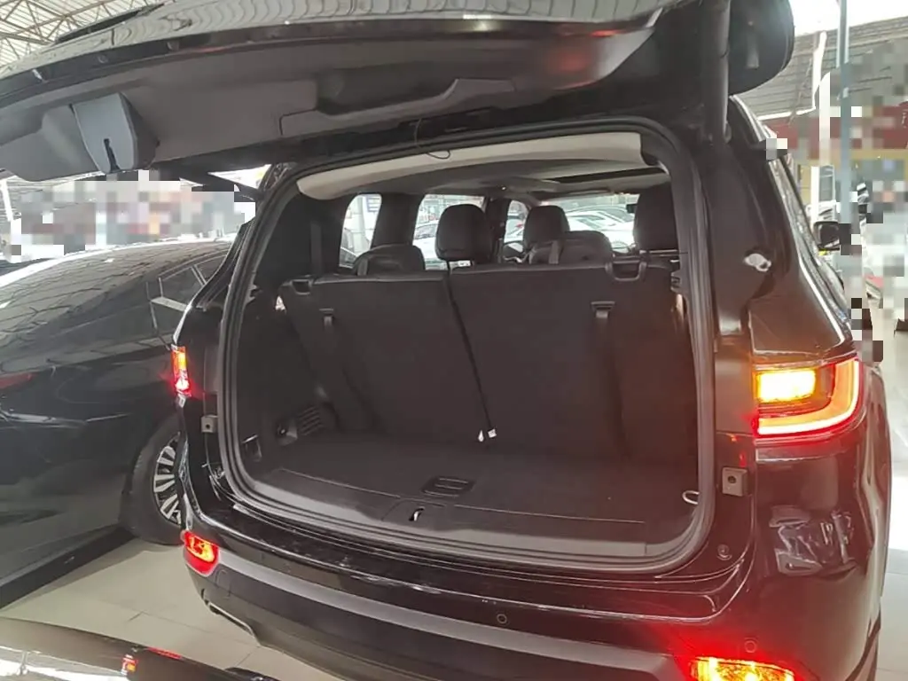 Jeep Grand Commander 2020 — Фото 19/20
