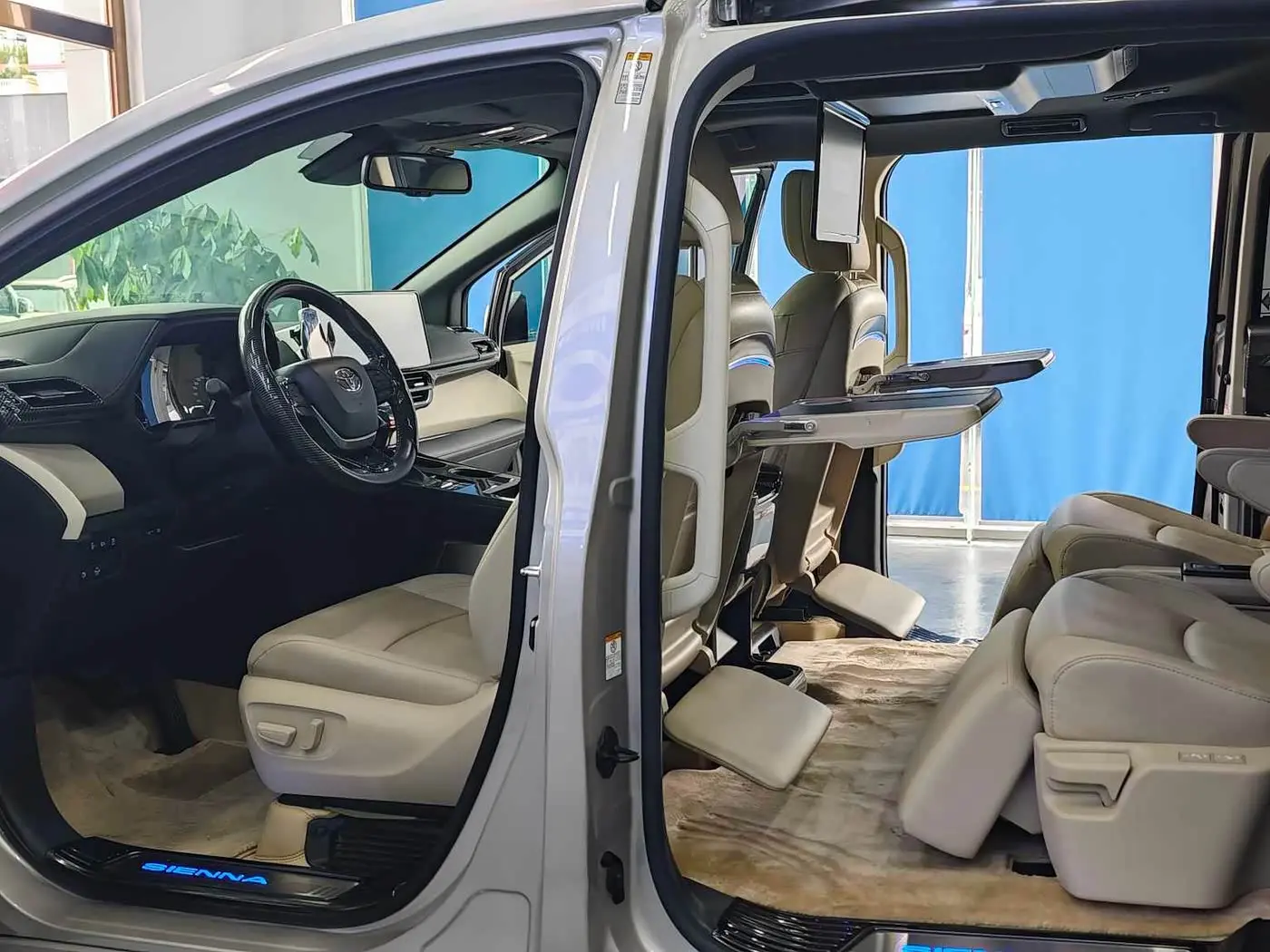 Toyota Sienna 2023 — Photo 9/20