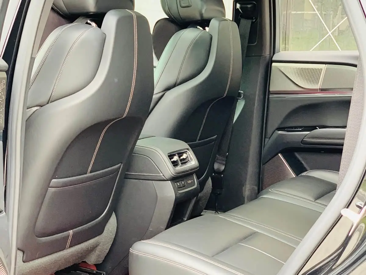 Cadillac XT5 2025 — Photo 13/20