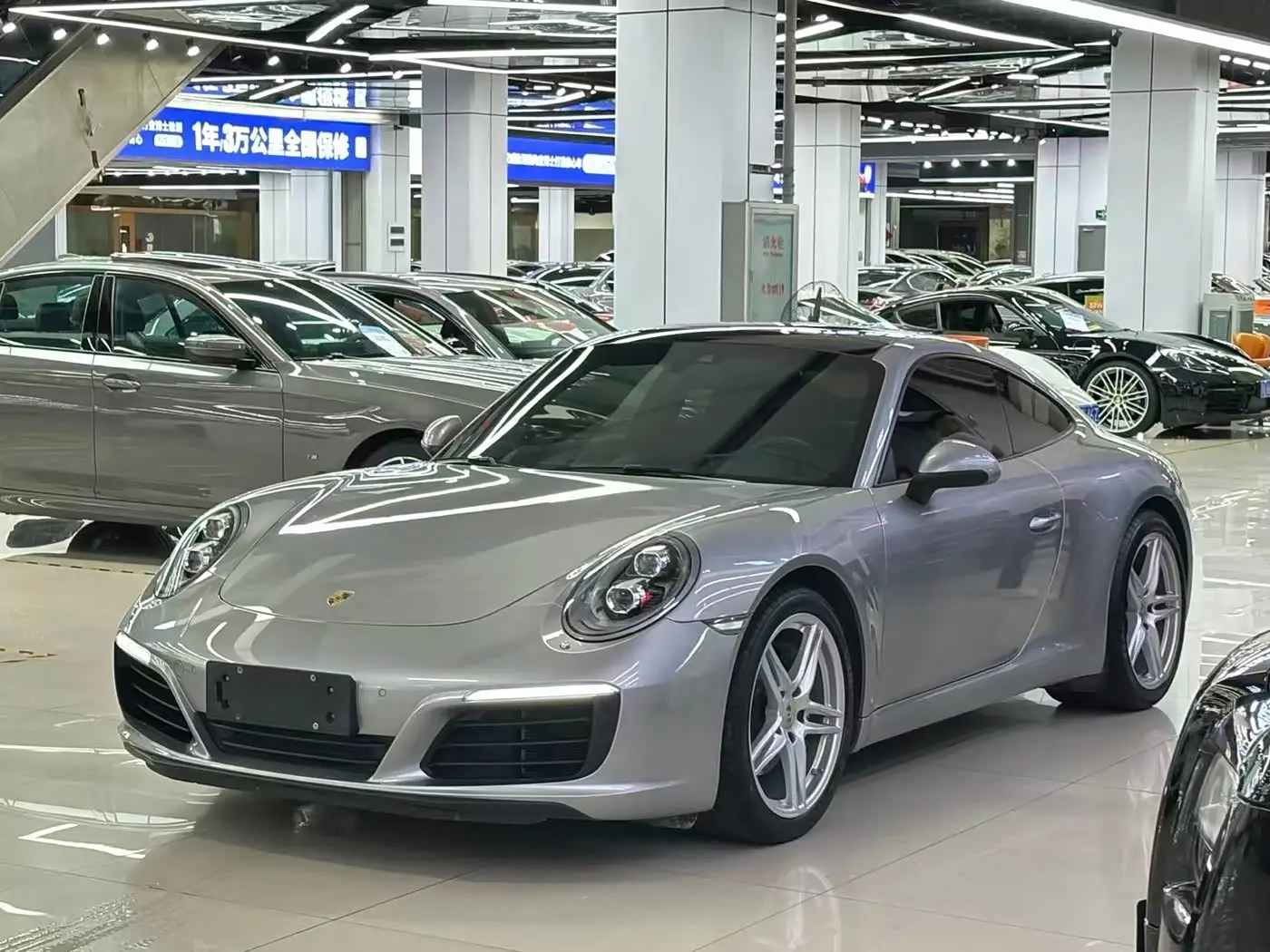 Porsche 911 2018 — Photo 1/17