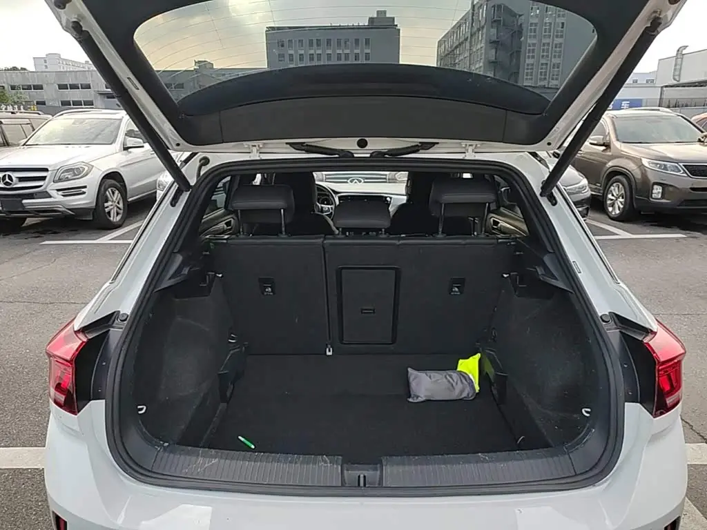 Volkswagen T-ROC 2022 — Şəkil 19/20