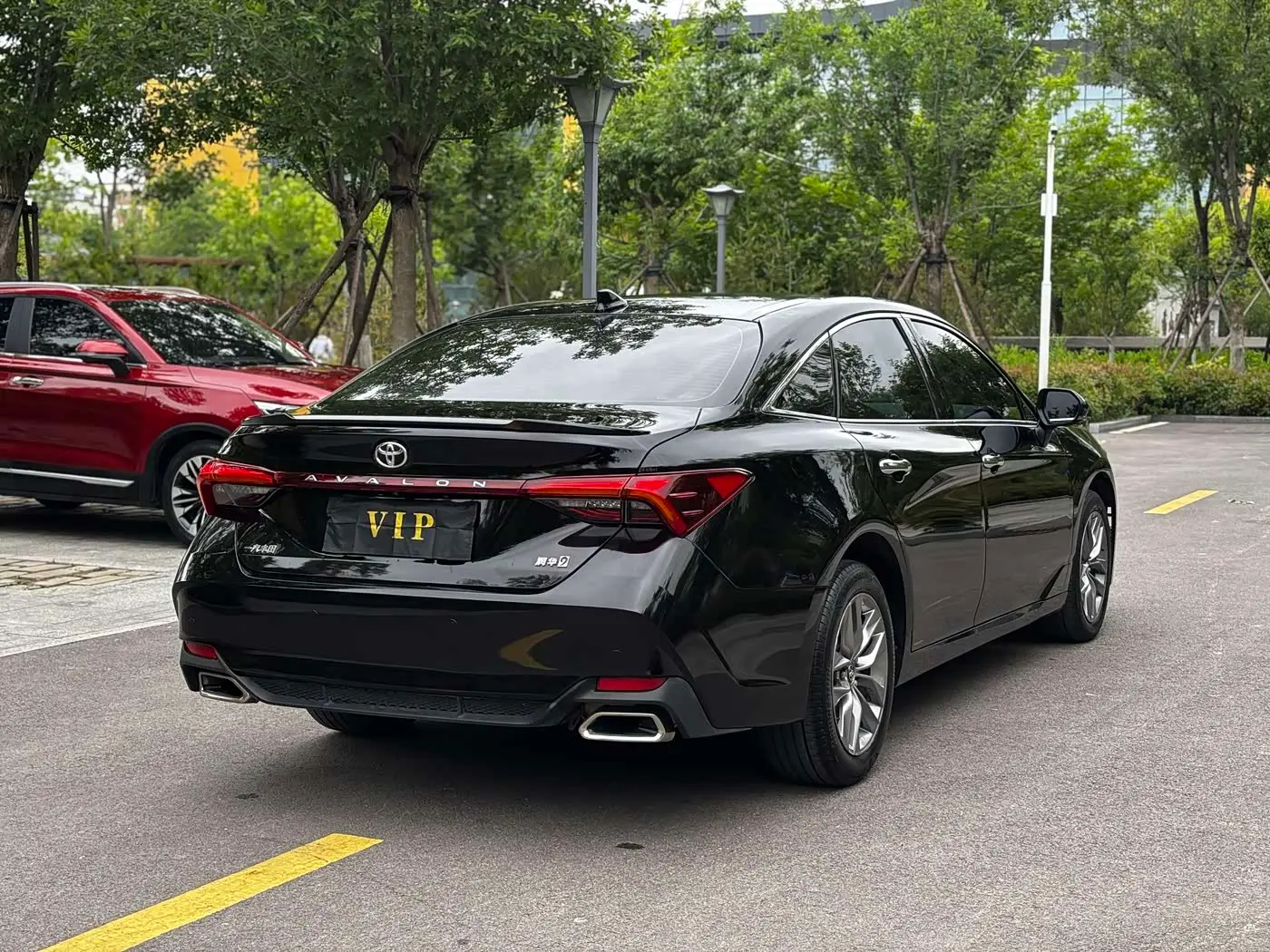 Toyota Avalon 2020 — Photo 6/9