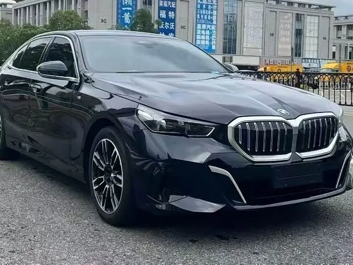 BMW 5 Series 2024 — Photo 3/9