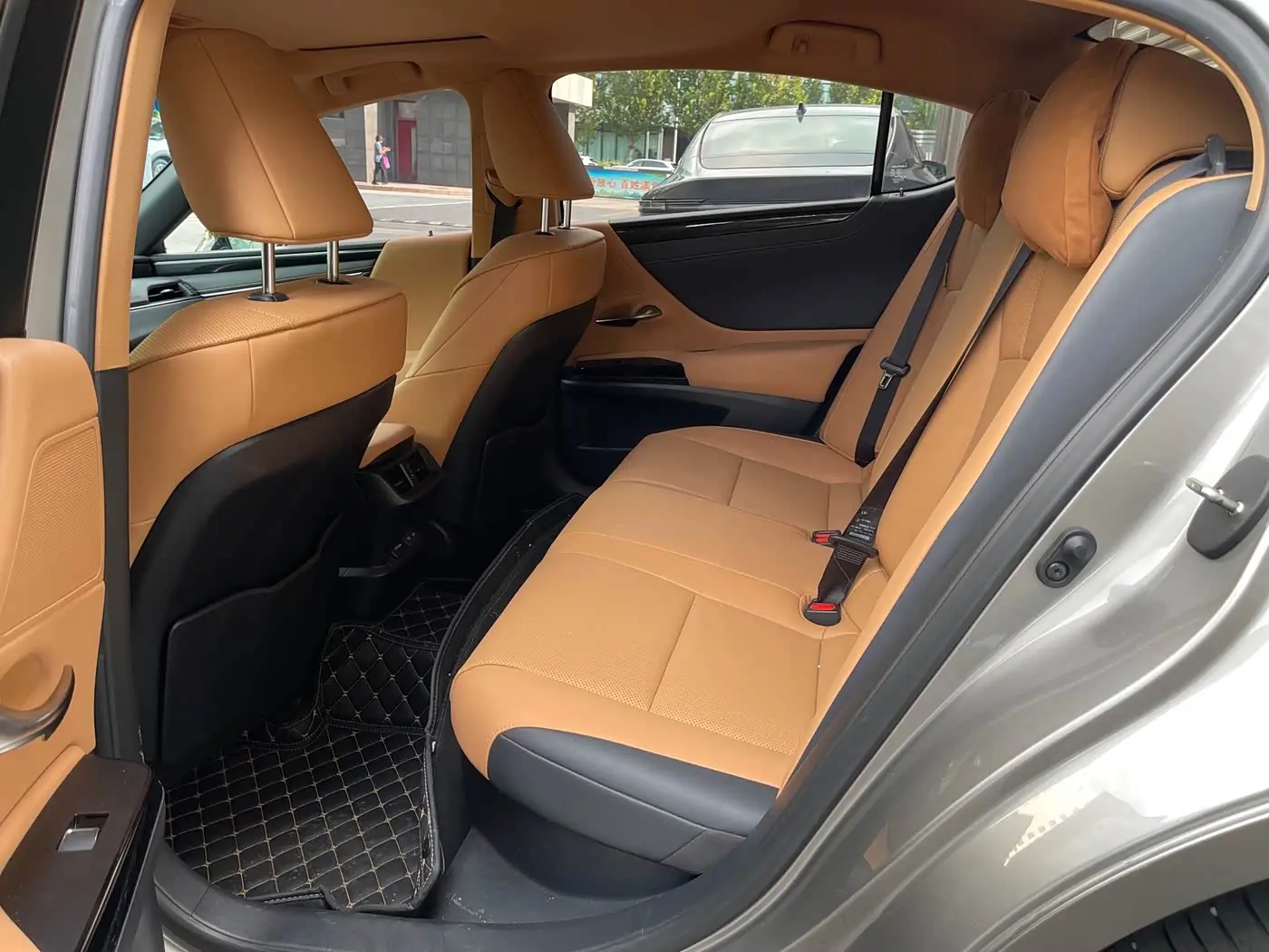 Lexus ES 2024 — Photo 19/20