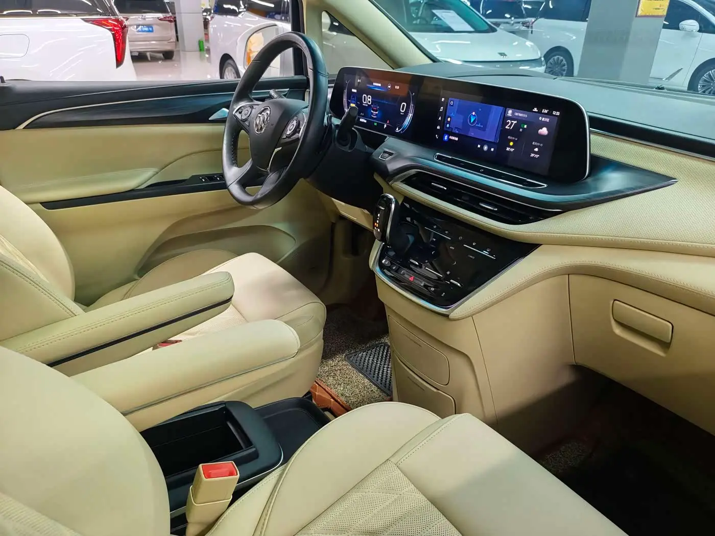 Buick GL8 2021 — Photo 10/18