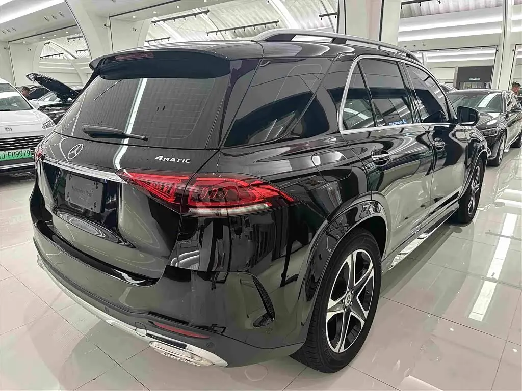 Mercedes-Benz GLE 2022 — Photo 17/18