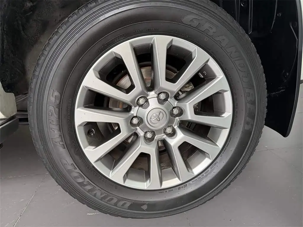 Toyota Prado 2019 — Photo 13/13