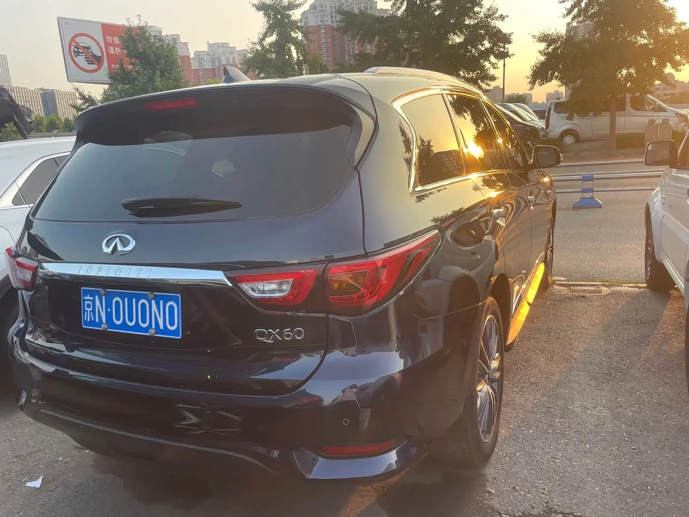 Infiniti QX60 2019 — Photo 4/17