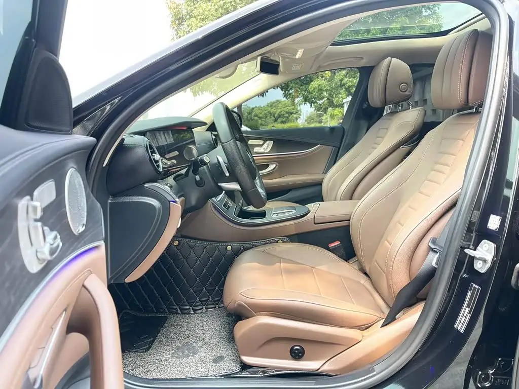 Mercedes-Benz E-Class 2020 — Photo 4/9