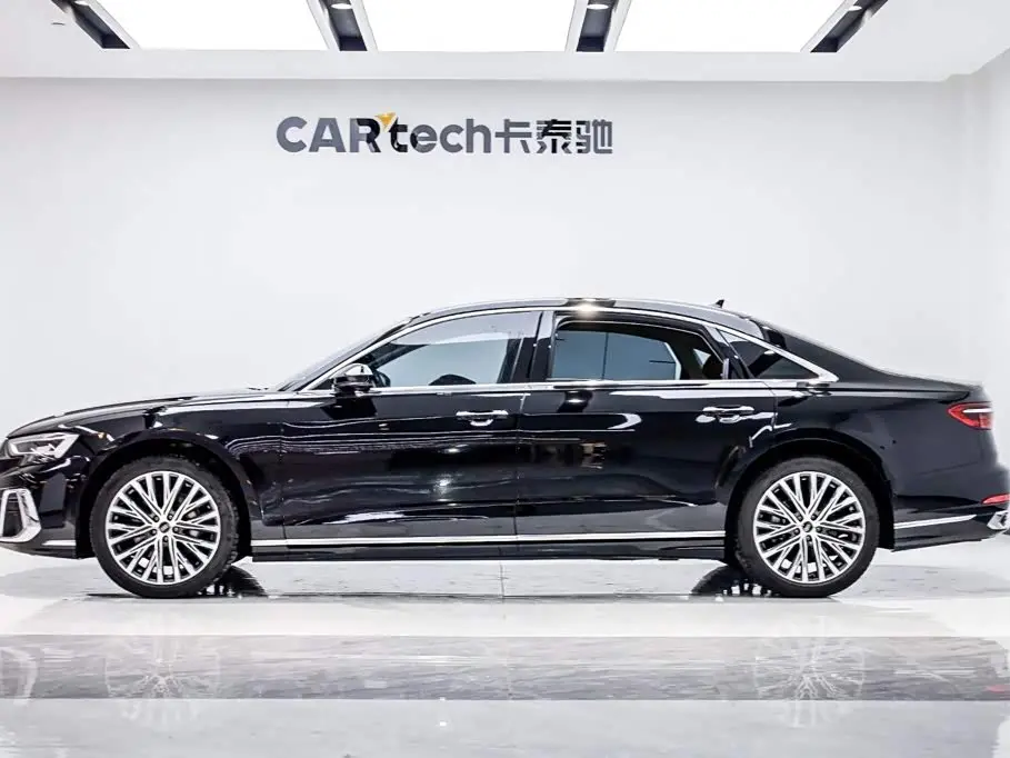 Audi A8 2022 — Фото 3/20