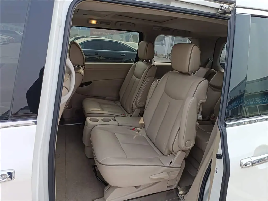 Nissan Quest 2016 — Фото 17/20