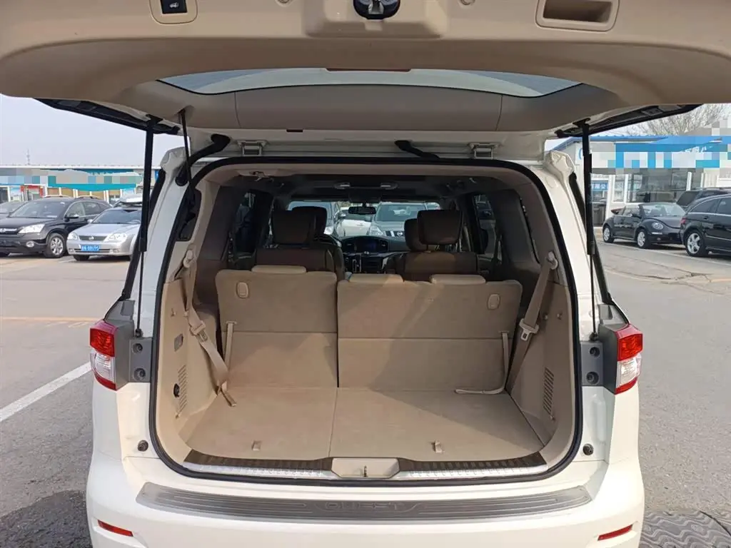 Nissan Quest 2016 — Фото 19/20