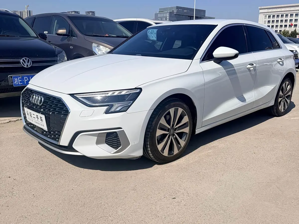 Audi A3 2022 — Photo 1/18