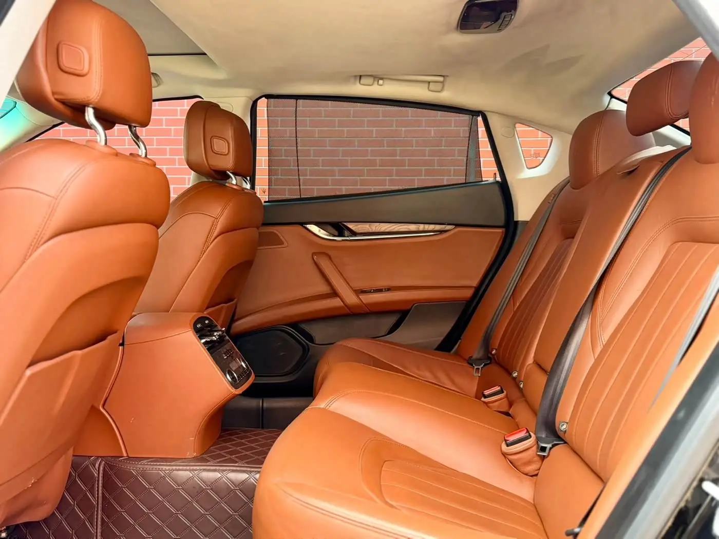 Maserati Quattroporte 2015 — Şəkil 15/20