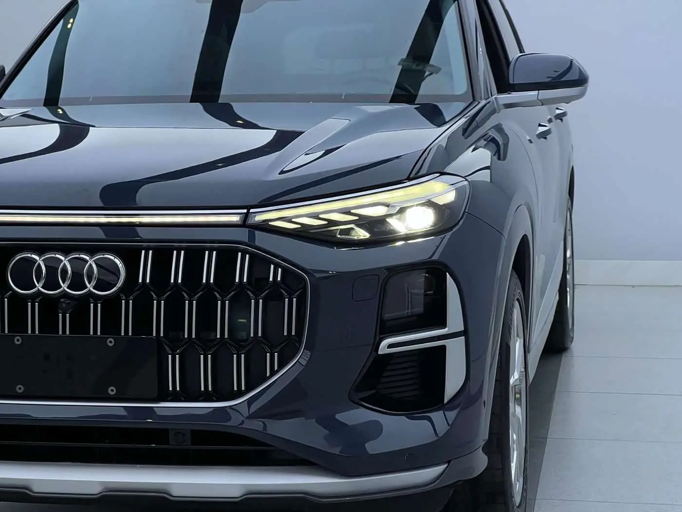 Audi Q6 2022 — Photo 3/9