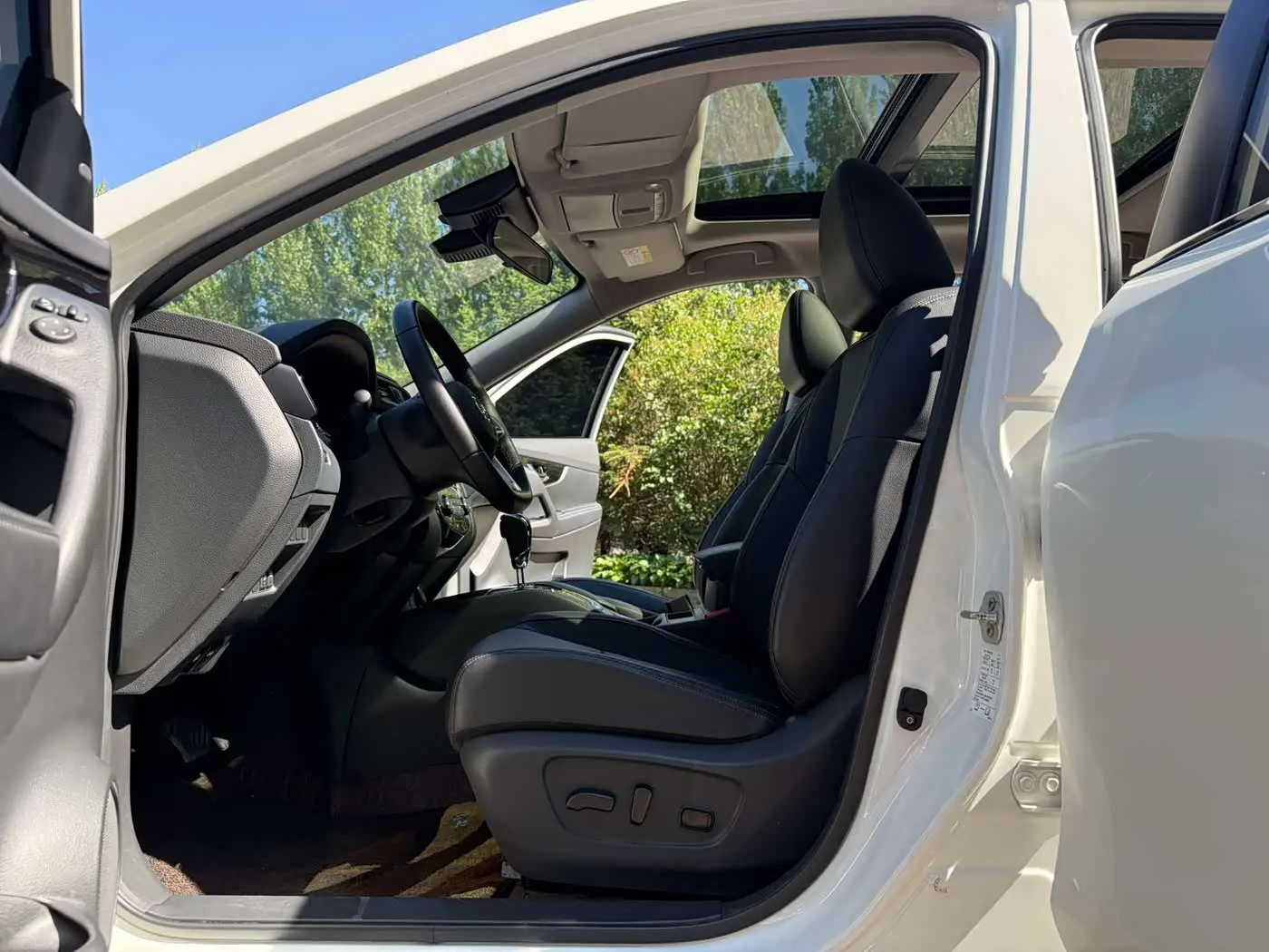 Nissan X-Trail 2023 — Фото 11/20