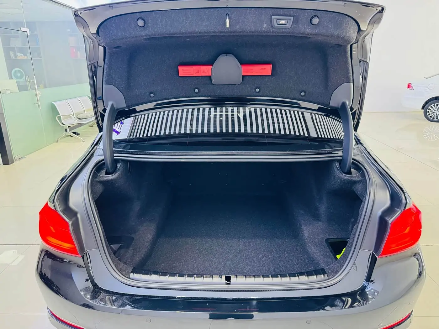 BMW 5 Series 2020 — Photo 15/15