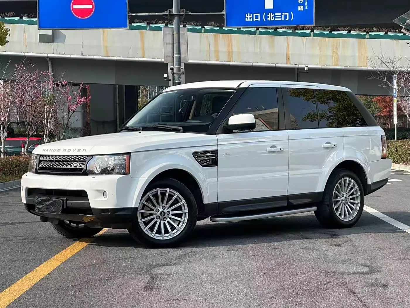 Land Rover Range Rover Sport 2013 — Фото 1/20