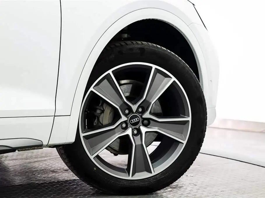 Audi Q5L 2023 — Photo 20/20