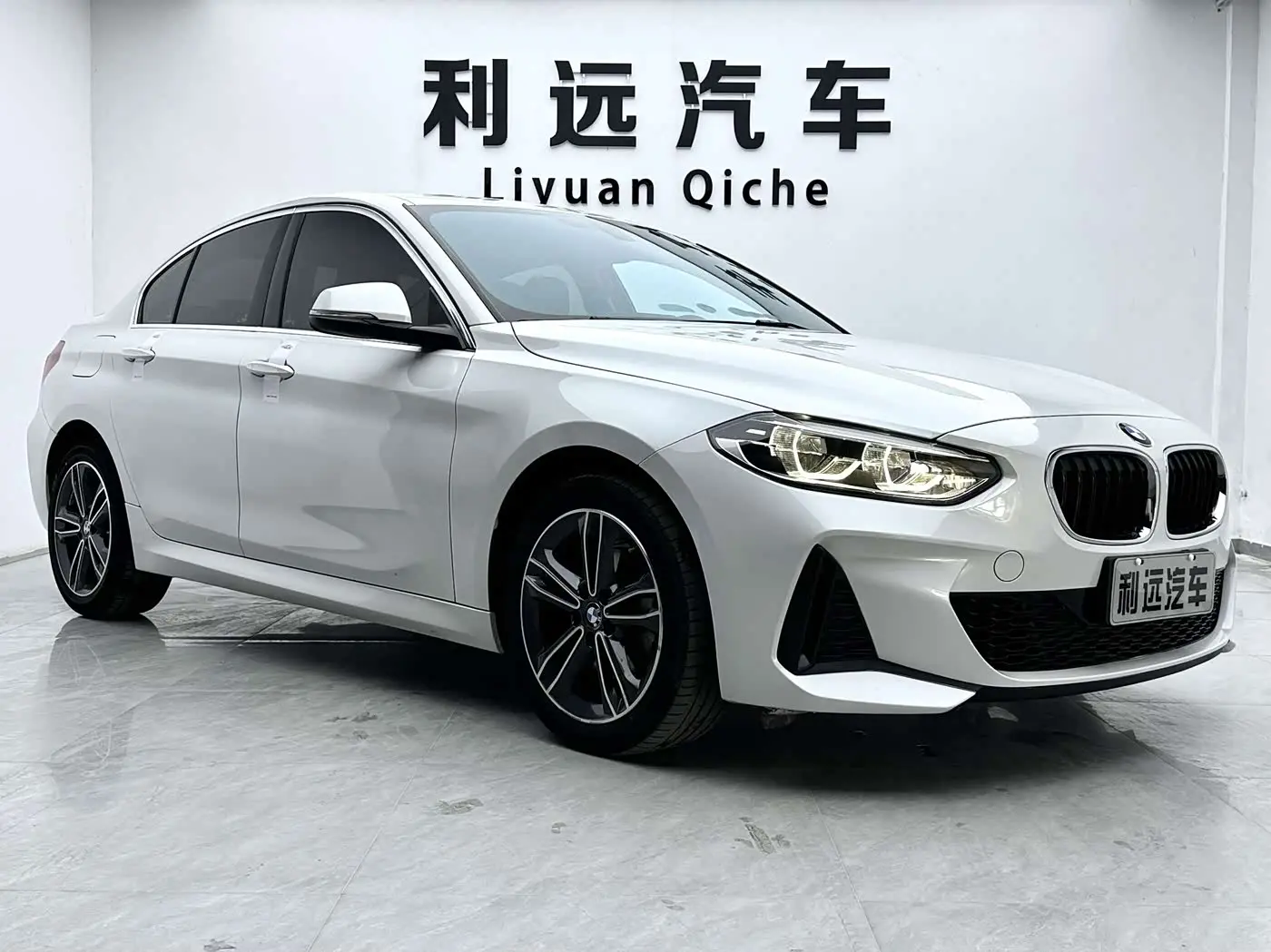 BMW 1 Series 2023 — Photo 3/14