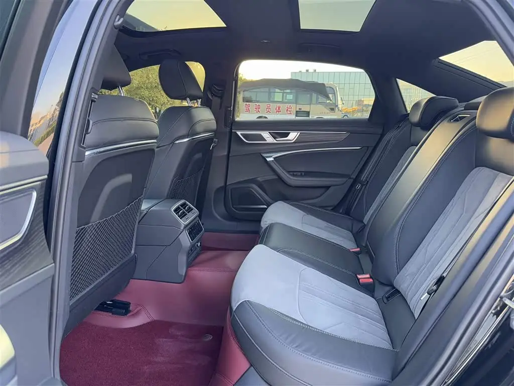 Audi A6L 2024 — Photo 12/20