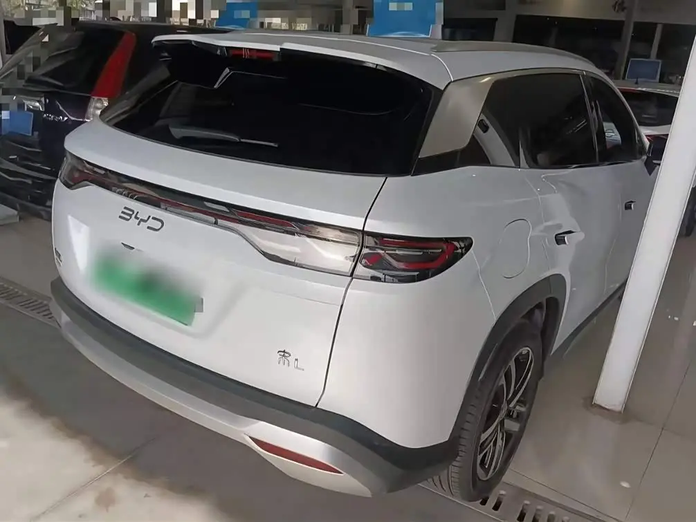 BYD Song L DM-i 2024 — Фото 8/14