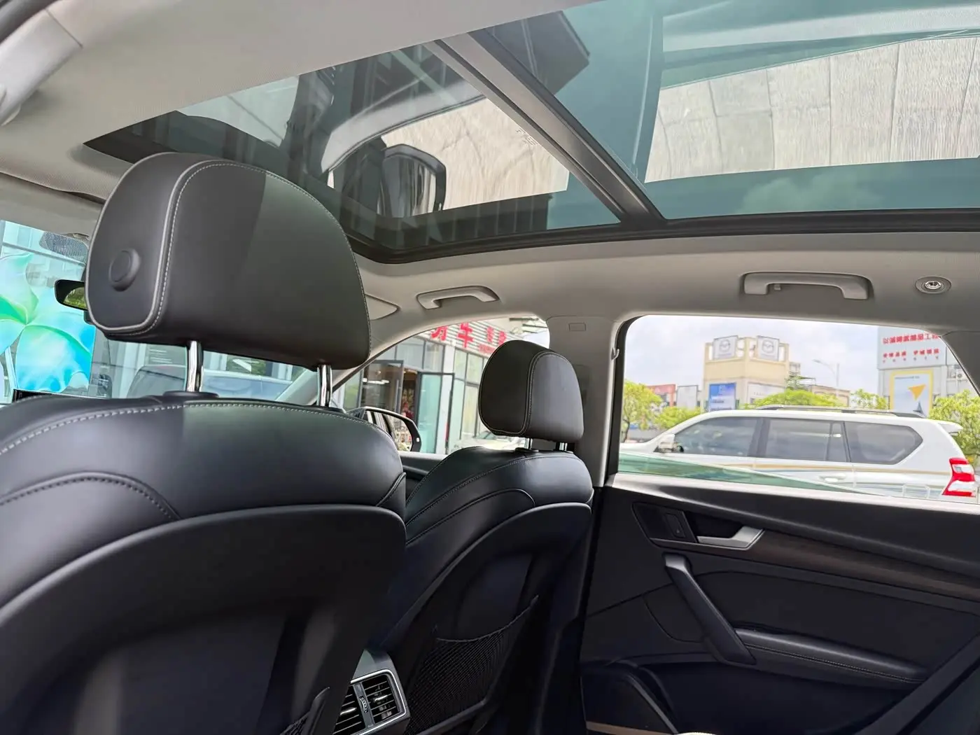 Audi Q5L 2022 — Şəkil 18/20
