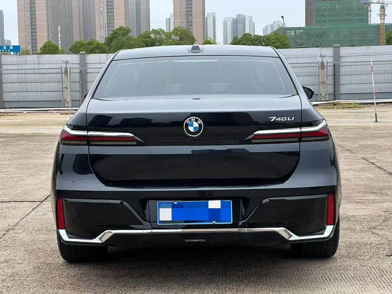 BMW 7 Series 2023 — Şəkil 8/9