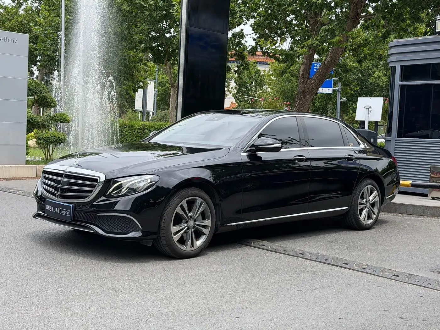 Mercedes-Benz E-Class 2016 — Фото 1/16