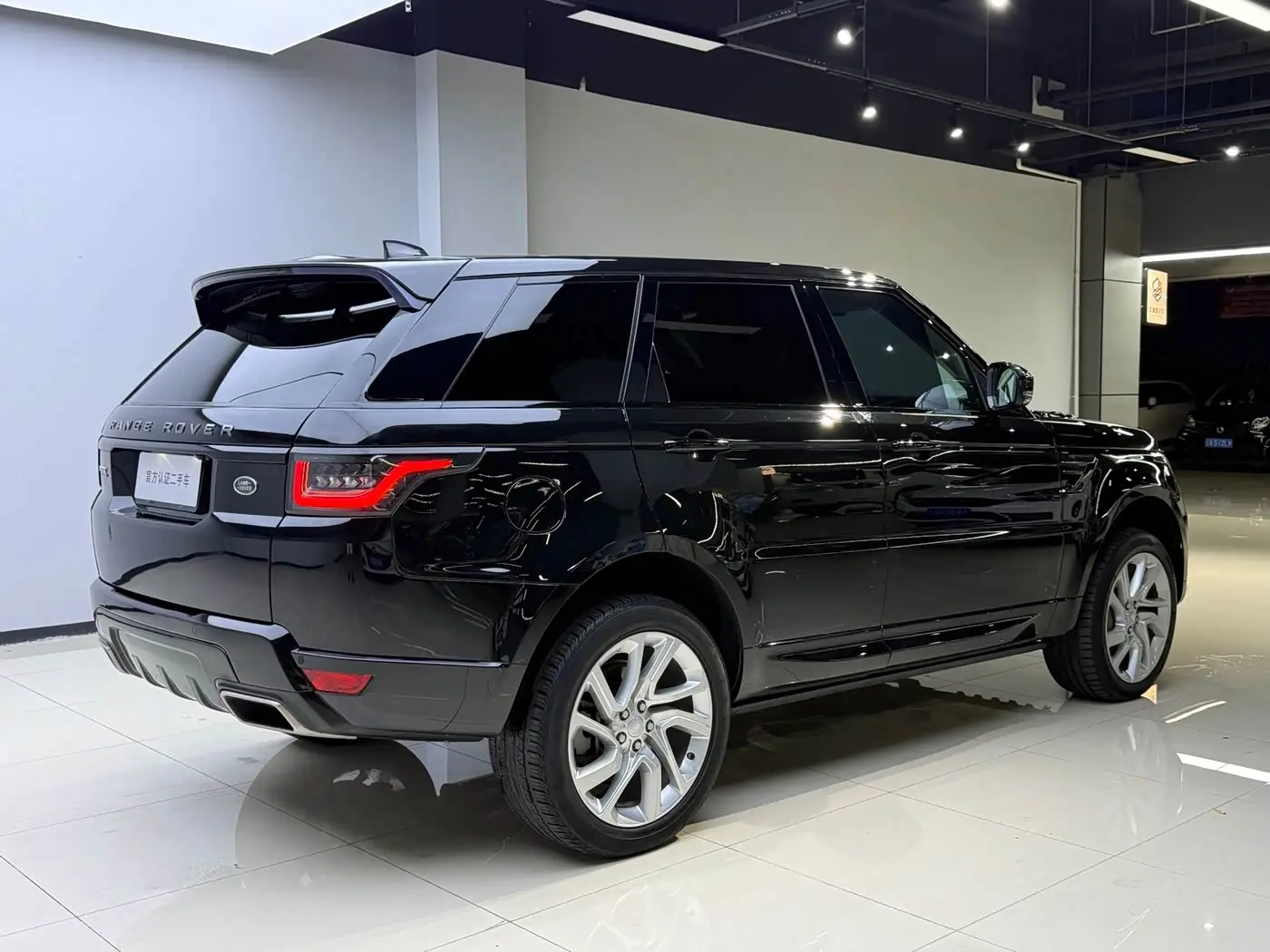 Land Rover Range Rover Sport 2018 — Photo 17/18
