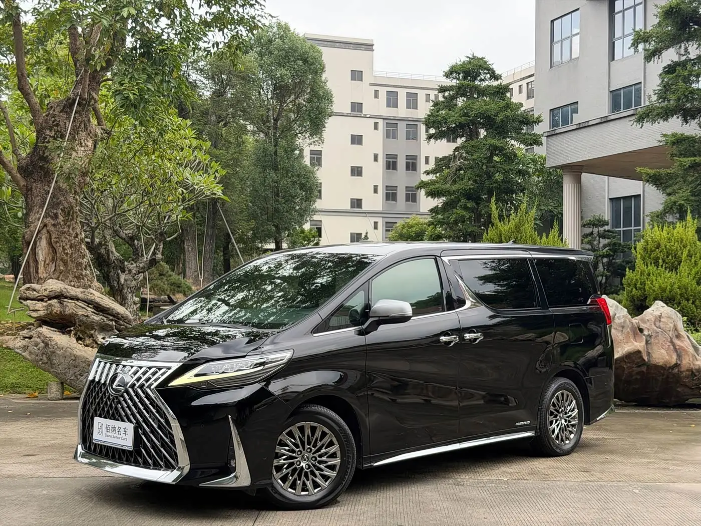 Lexus LM, 2021