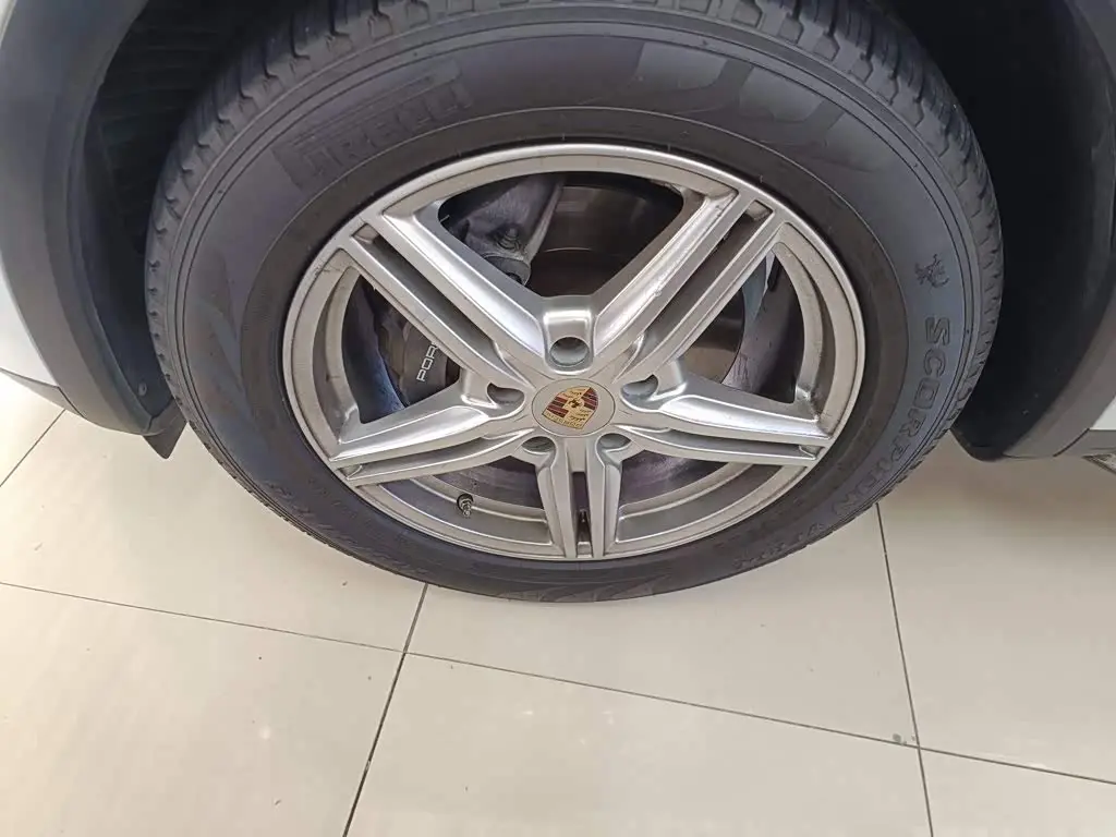 Porsche Cayenne 2014 — Photo 17/20