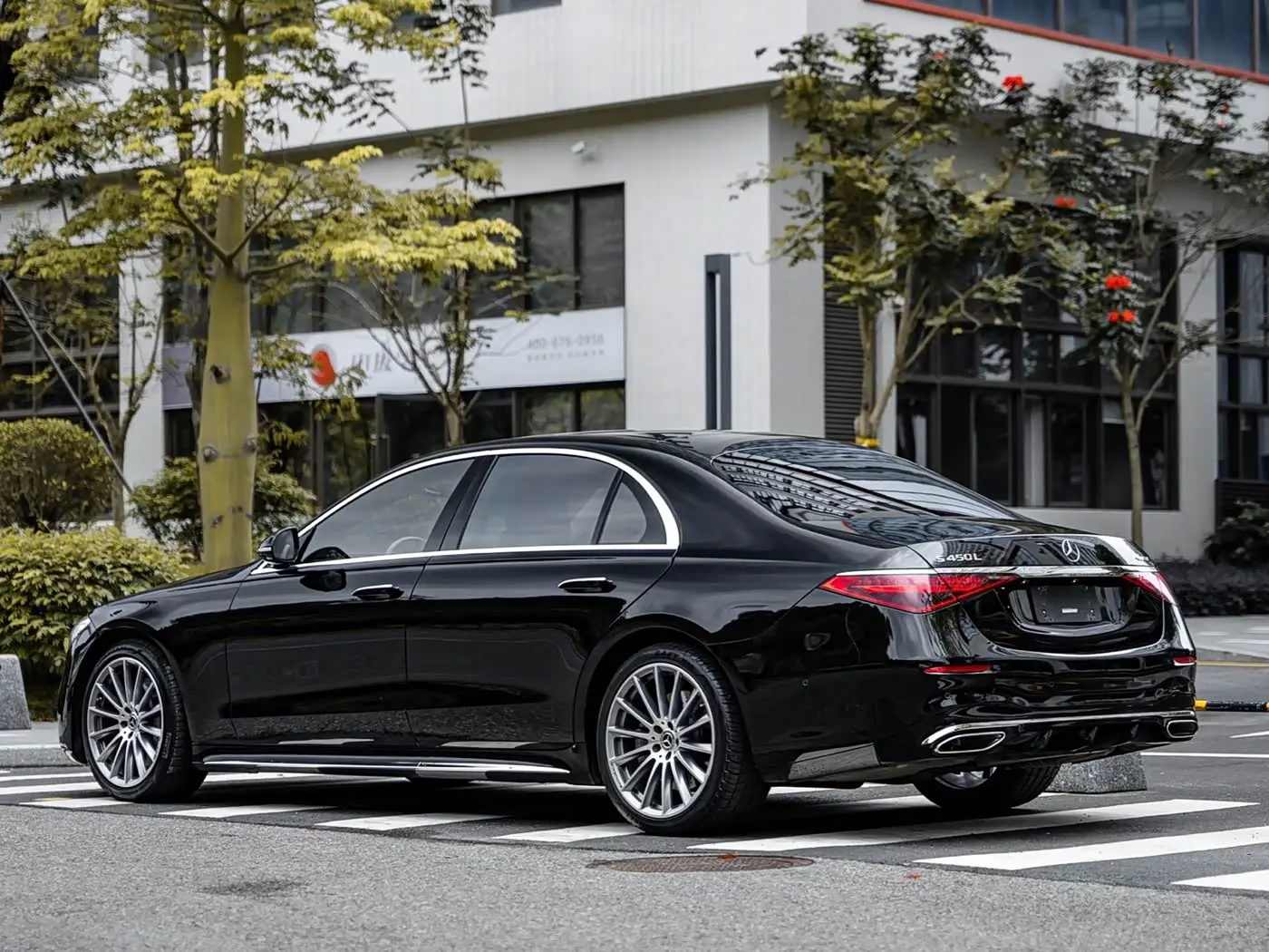 Mercedes-Benz S-Class 2023 — Photo 3/12