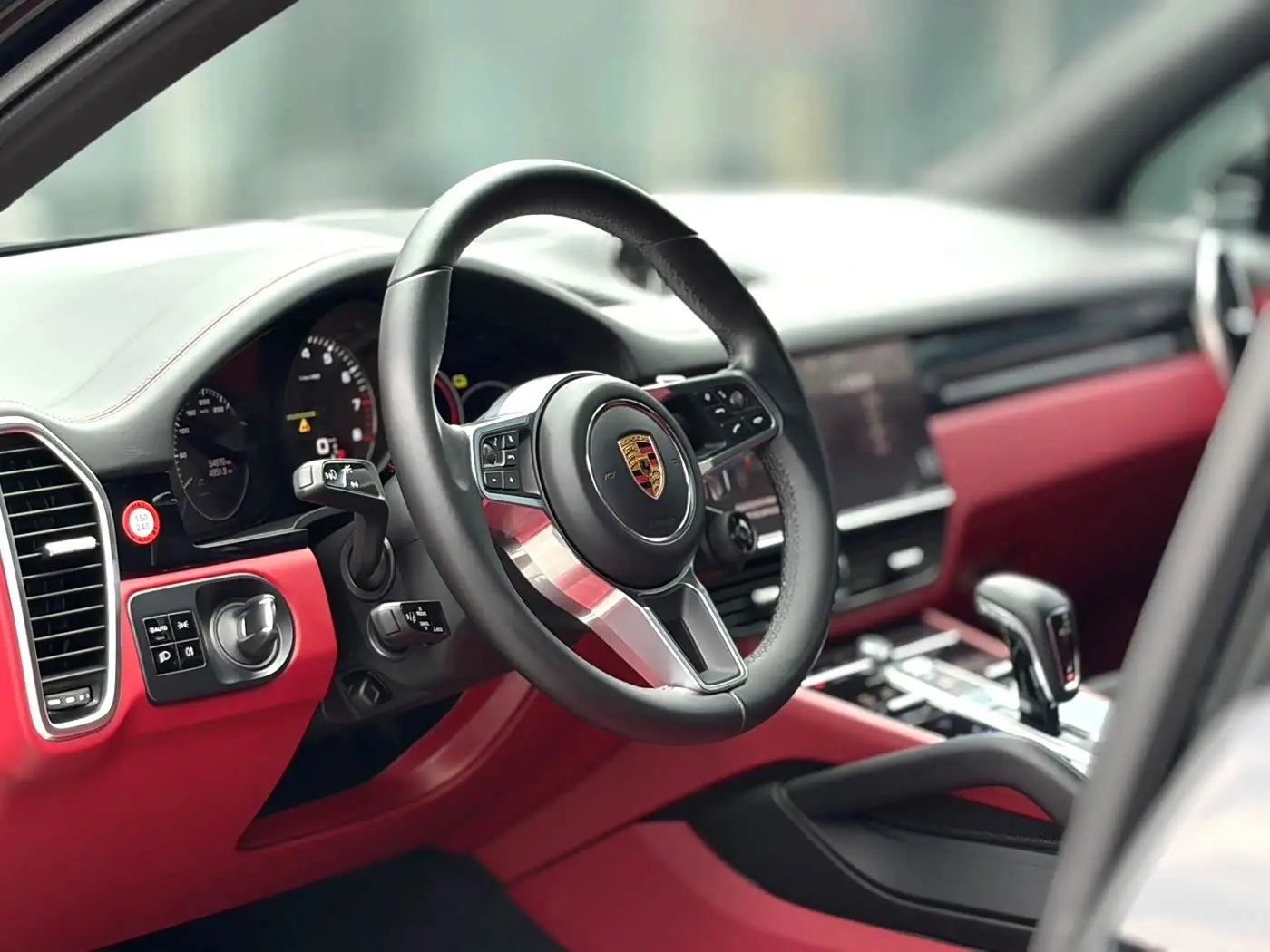 Porsche Cayenne New Energy 2021 — Photo 7/14