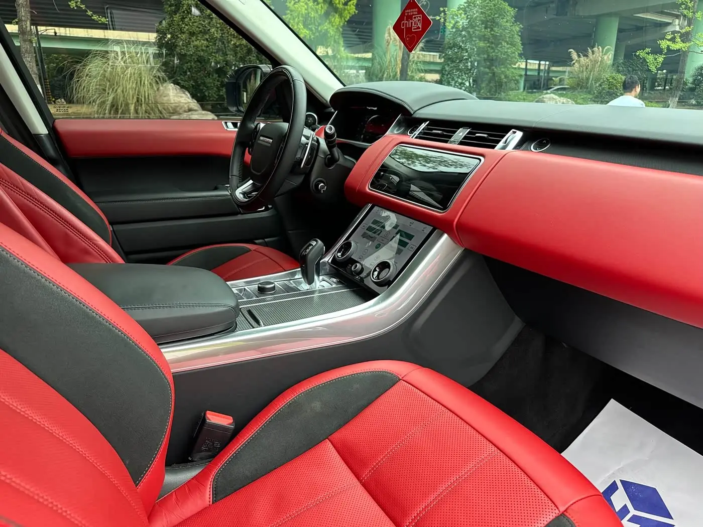 Land Rover Range Rover Sport 2021 — Photo 19/20