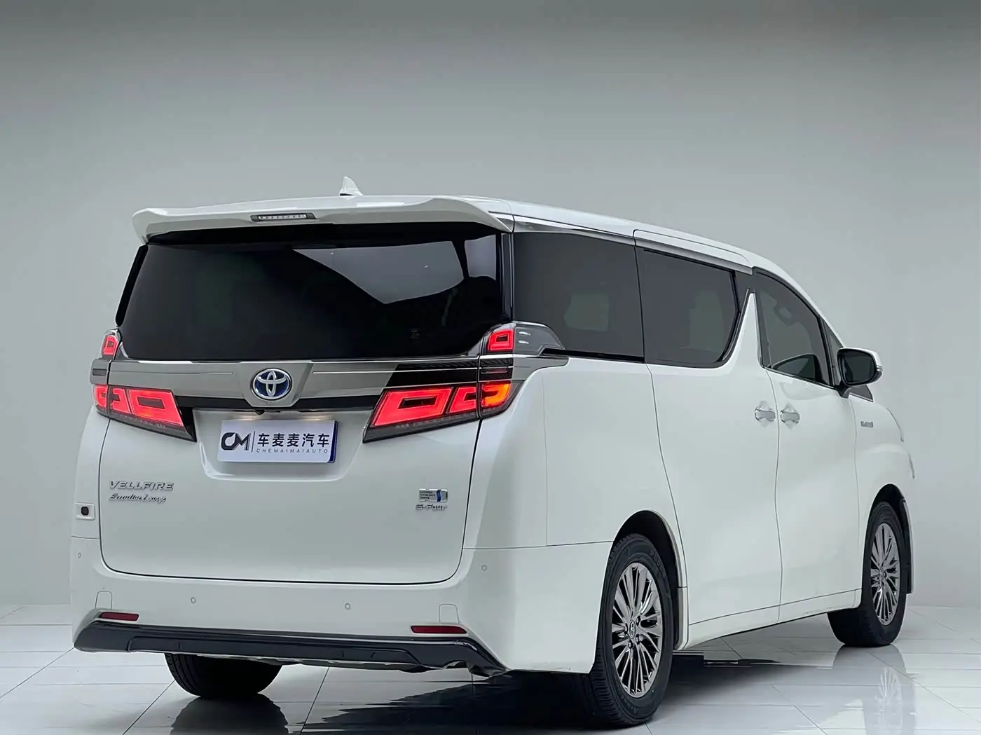 Toyota Vellfire 2021 — Photo 3/13