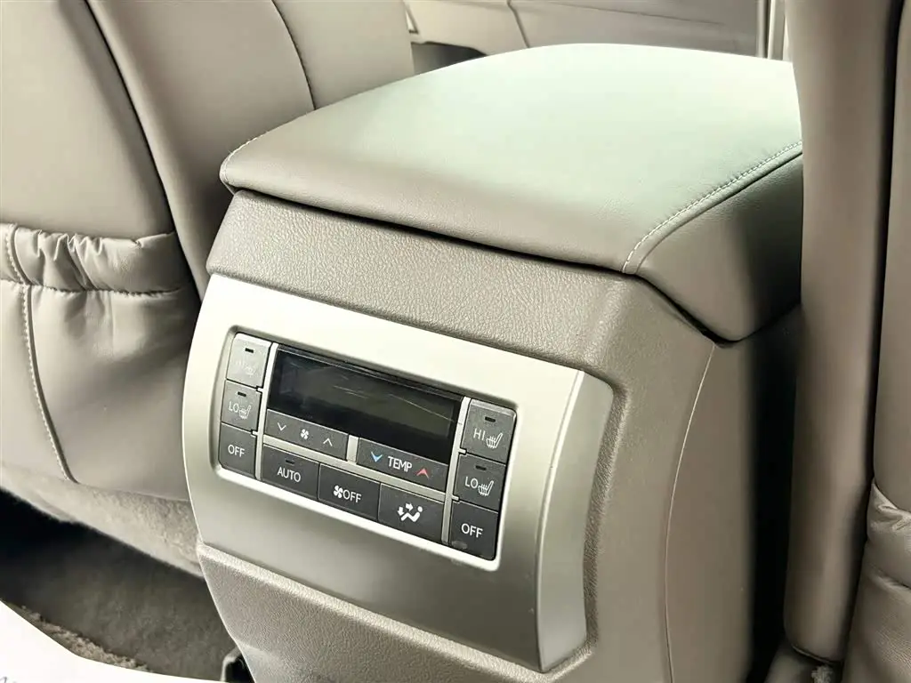 Lexus GX 2013 — Photo 16/20
