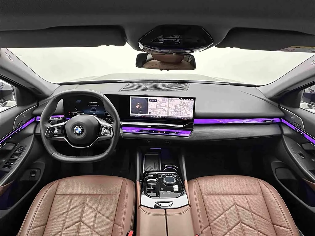 BMW 5 Series 2024 — Photo 17/20